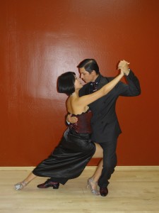 tango dancers