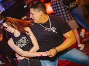 Country western dance lessons near Mesa